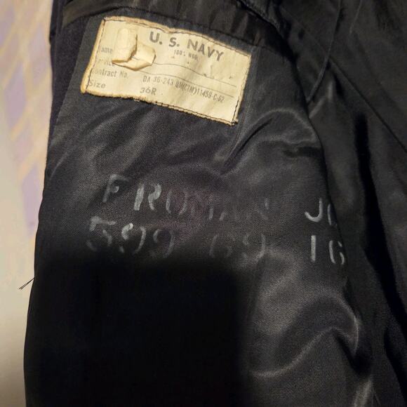 Vintage 60s 70s Peacoat US NAVY Officer 100% Wool Black Gold Buttons 36R EUC - Picture 3 of 13